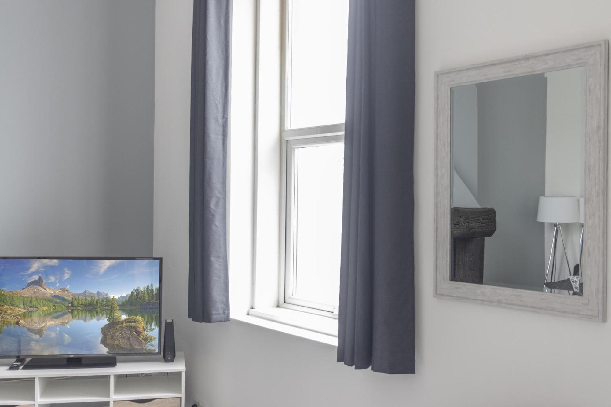 Alexandra - Large 3 Bed Perfect For Contractors, Free Parking, Fast Wifi And Great Value! Daire Plymouth Dış mekan fotoğraf