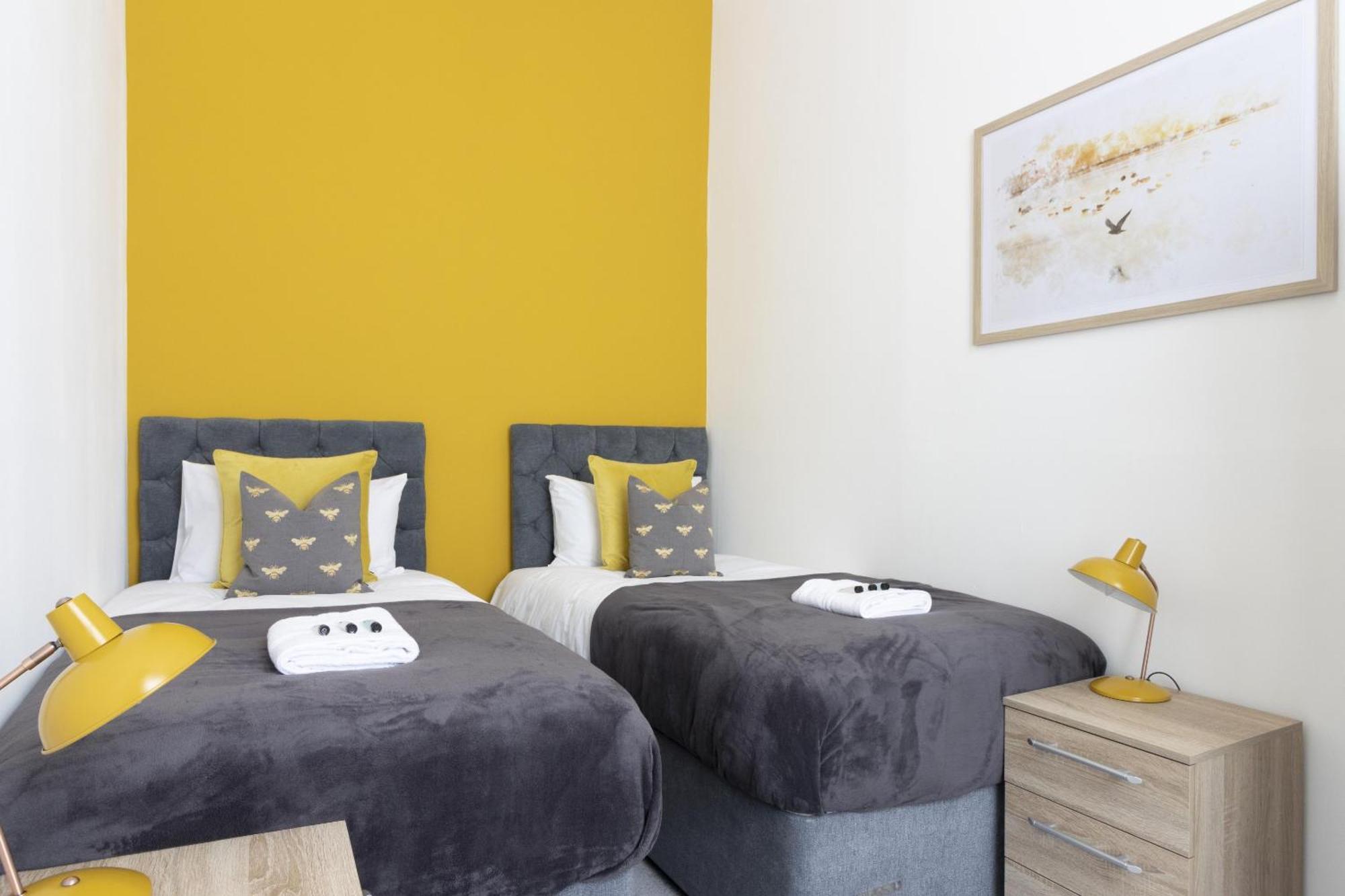Alexandra - Large 3 Bed Perfect For Contractors, Free Parking, Fast Wifi And Great Value! Daire Plymouth Dış mekan fotoğraf
