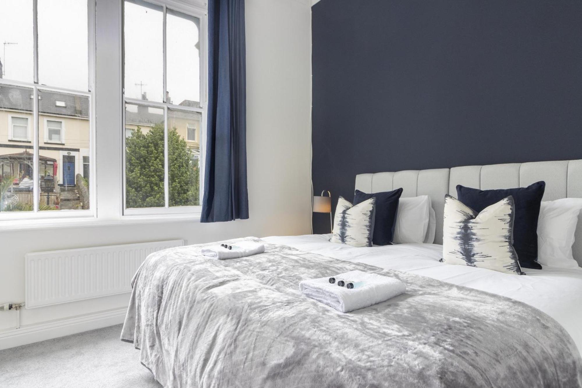 Alexandra - Large 3 Bed Perfect For Contractors, Free Parking, Fast Wifi And Great Value! Daire Plymouth Dış mekan fotoğraf